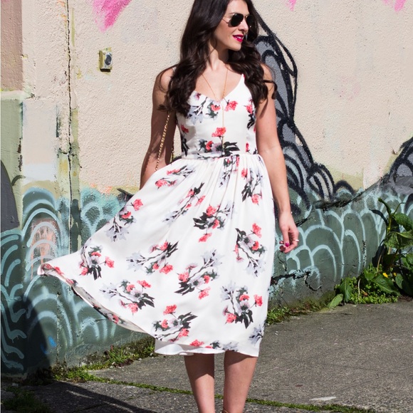 BB Dakota Emeli Floral Print Midi Dress Size 4 - Picture 8 of 8